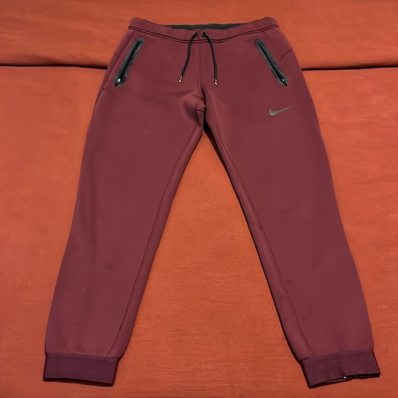 Nike Fleece-Lines Dri-Fit Joggers - Picture 1 of 7